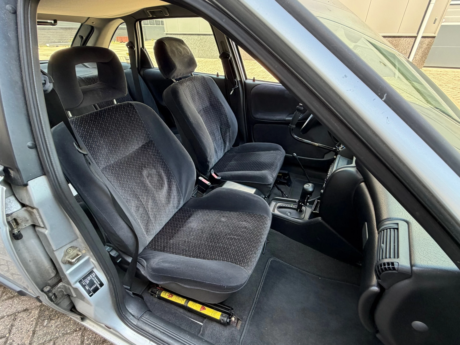 Opel Astra 1998 - 1.6i Edition bj.1998 Invalide aanp|Apk 6-2027. afbeelding 10