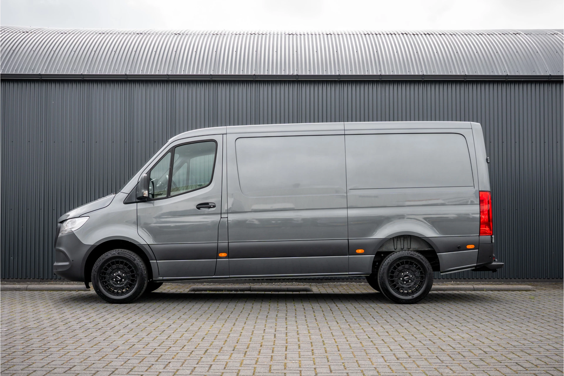 Mercedes-Benz Sprinter 2021 - 317 CDI RWD L2H1 | 170 PK | Automaat | 1e Eigenaar | Cruise | Camera | Mbux | PDC | Climatronic Bild 5