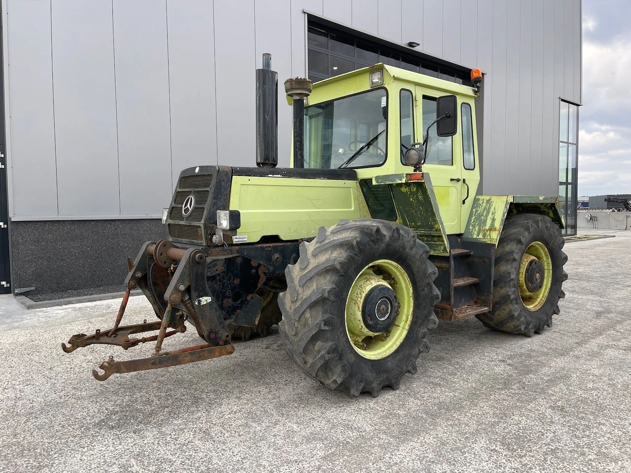 Mercedes-Benz 1500 image 1