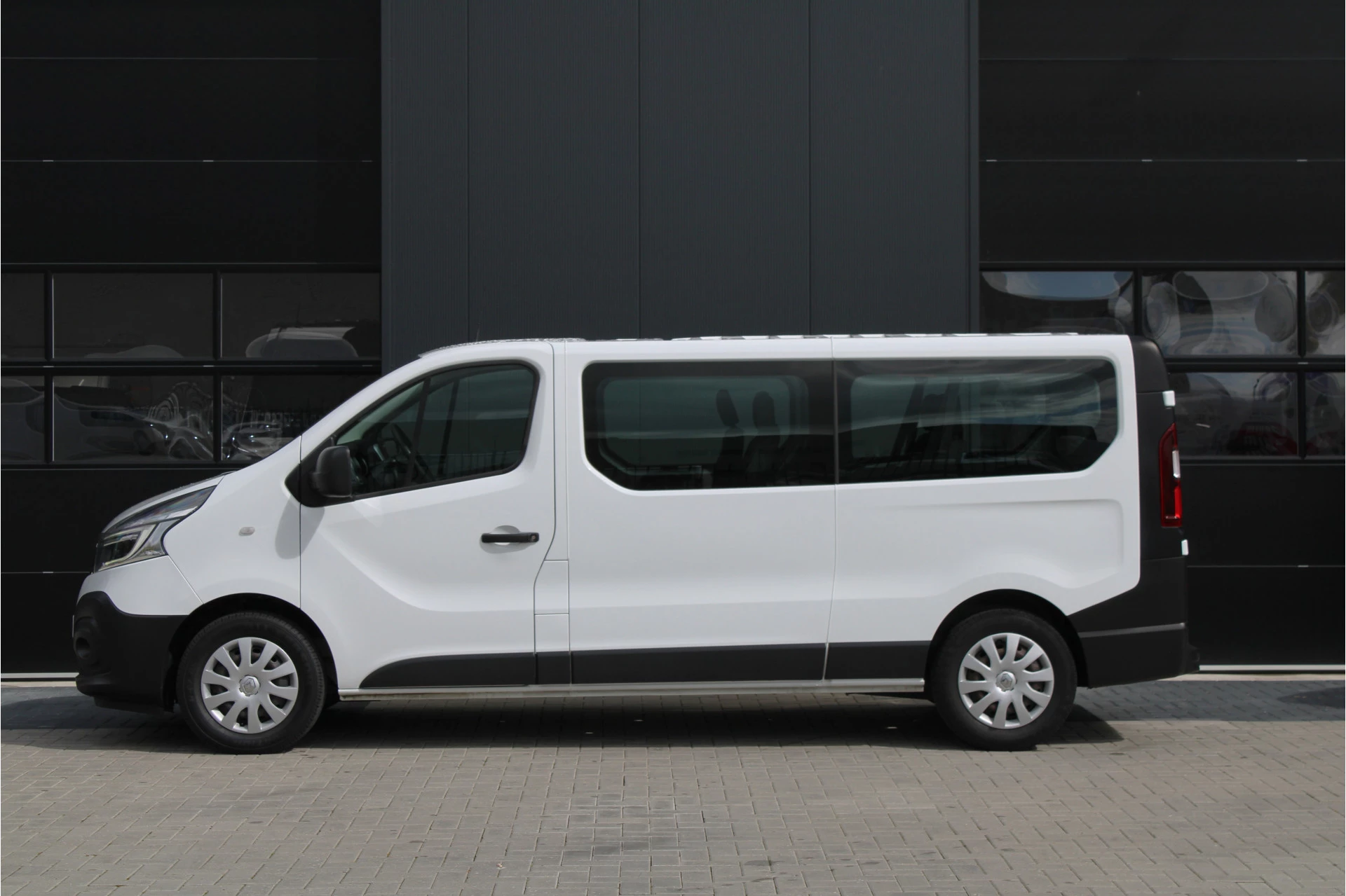 Renault Trafic 2020 - Passenger 2.0 dCi 120 Grand Life 120pk 9 Zits - Prijs incl. BTW - Airco - Cruise - LED - Navi - Bluetooth - Rijklaar obrázek 11
