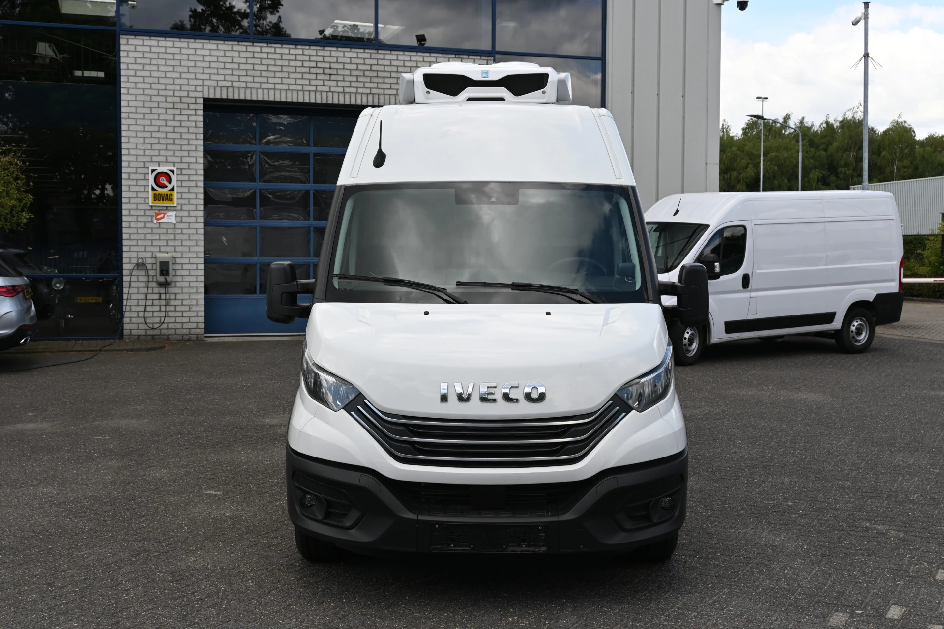 Iveco Daily 2023 - 35S18 3.0 L4H2 Koel vries wagen Bild 2