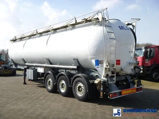 Gofa Powder tank alu 58 m3 (tipping) 2002 image 3 thumbnail