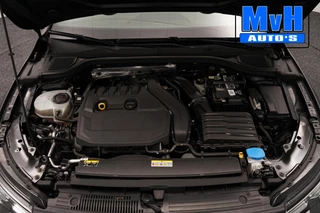 Volkswagen Golf 2020 - 1.5 eTSI R-Line|SPORTSTOEL|LUXE|LED| image 70