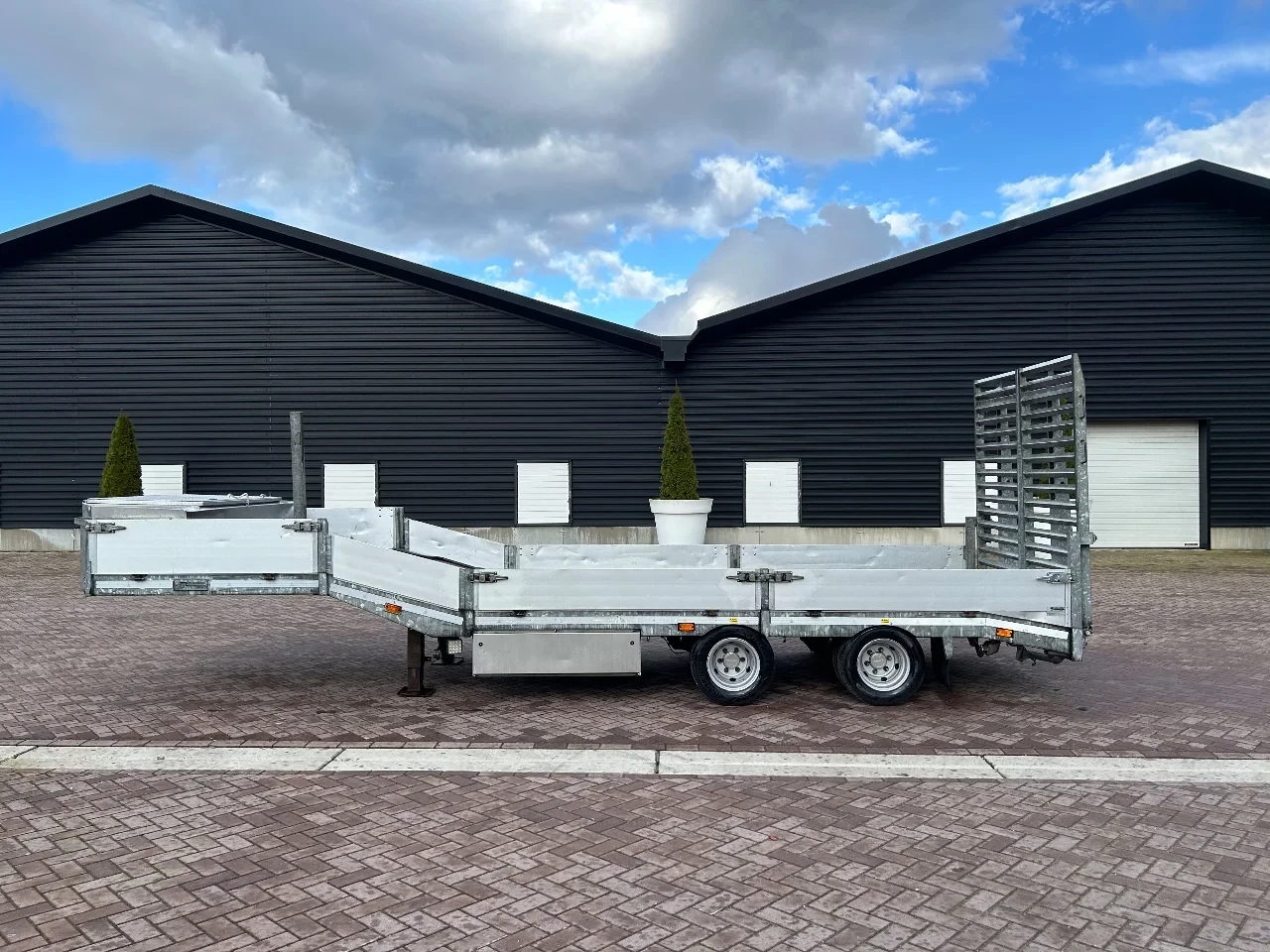 Veldhuizen 2011 - BE OPLEGGER SEMI DIEPLADER 8 TON imagem 1