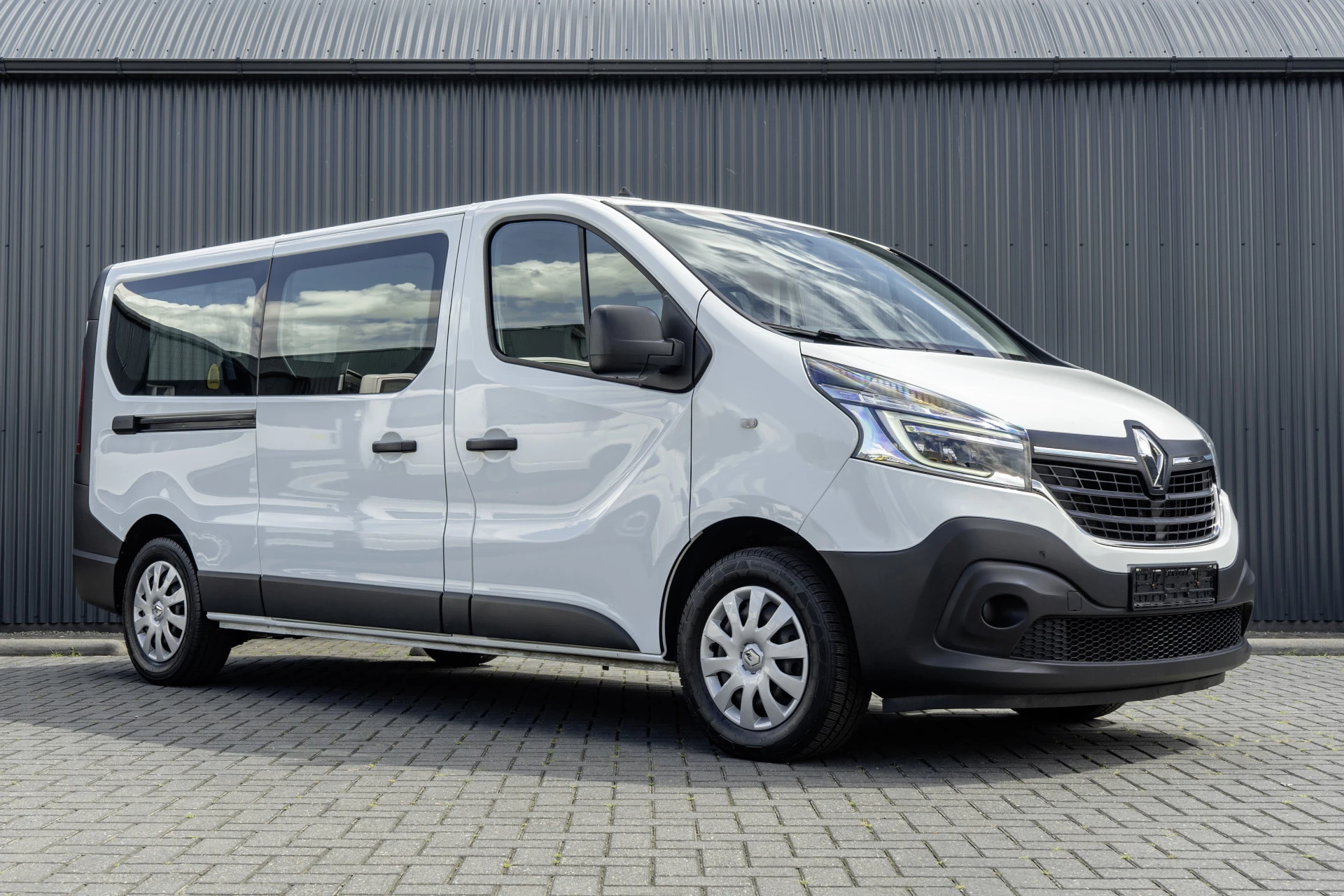 Renault Trafic 2019 - **dCi 95 T29 L2H1 | INCL BTW & BPM | 9-P | Navi | LED | Cruise | Airco | Euro 6** Bild 4