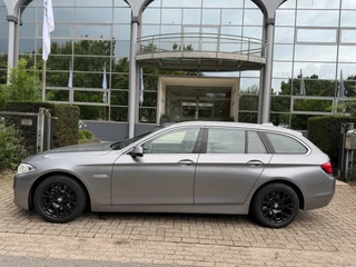 BMW 5 Serie 2013 - Touring 528i aut /panod./leer/navi/head up/etc afbeelding 2 miniatuur