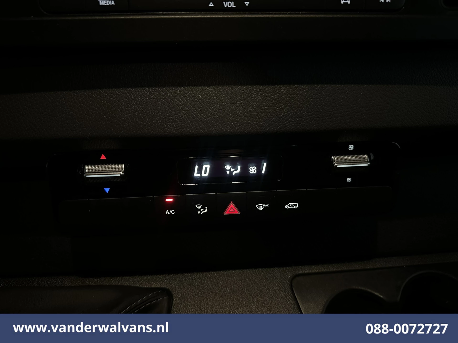 Mercedes-Benz Sprinter 2023 - 317 CDI 170pk L3H2 Euro6 Airco | Camera | Apple Carplay | Cruisecontrol | Stoelverwarming immagine 6
