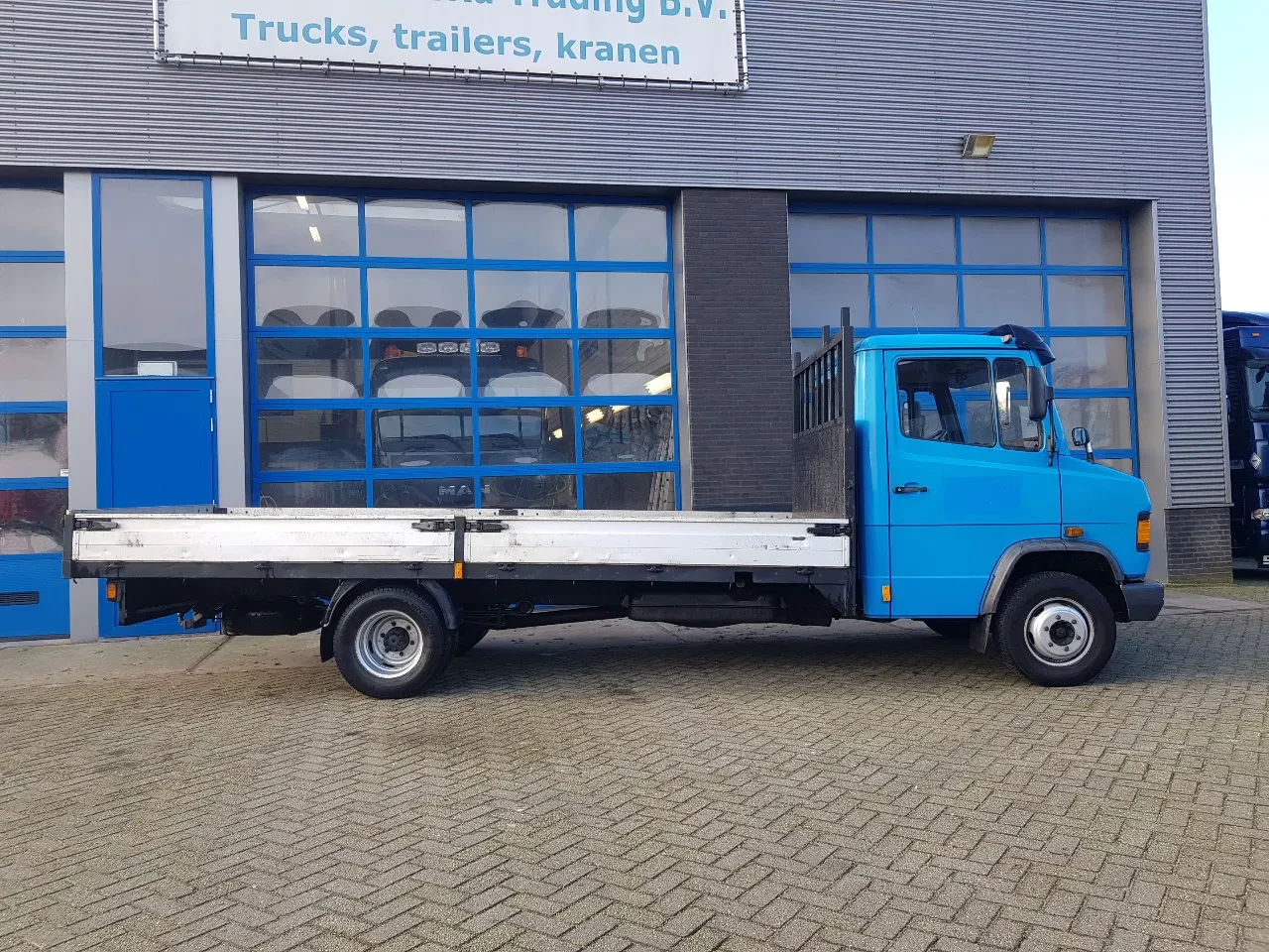 Mercedes-Benz 611 D 1994 - Open laadbak Manual immagine 6