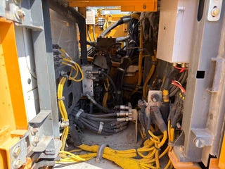 Liebherr N/A 2014 - R922 SLC image 32