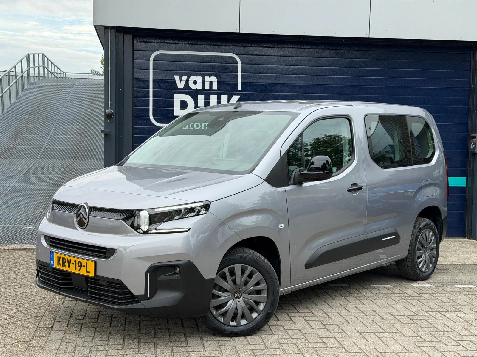 Citroën ë-Berlingo 2025 - Plus M L1 50 kWh 1 fase lader afbeelding 1