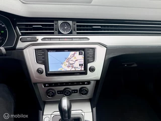 Volkswagen Passat 2015 - 1.8 TSI Highline DSG | Full Options | PANO zdjecie 14