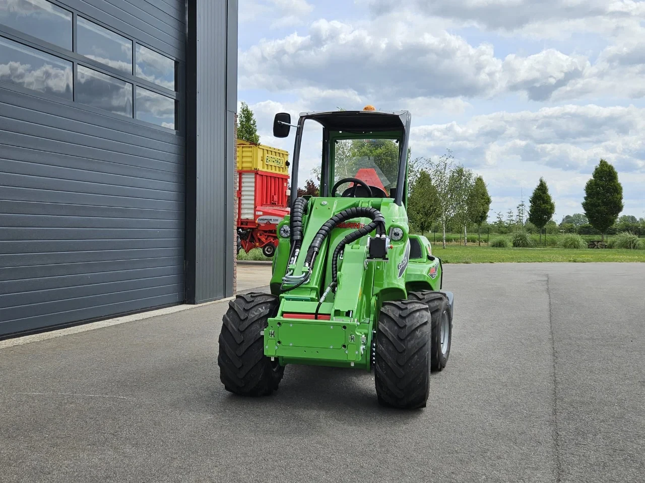 Avant 2025 - 645i Rental mini-shovel afbeelding 11
