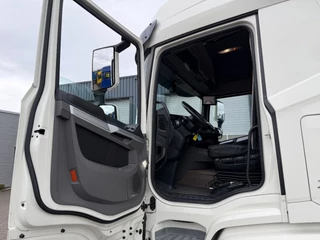 DAF XF 530 2022 - 4x2 Euro 6E Smart Tacho Full Spoiler bild 13