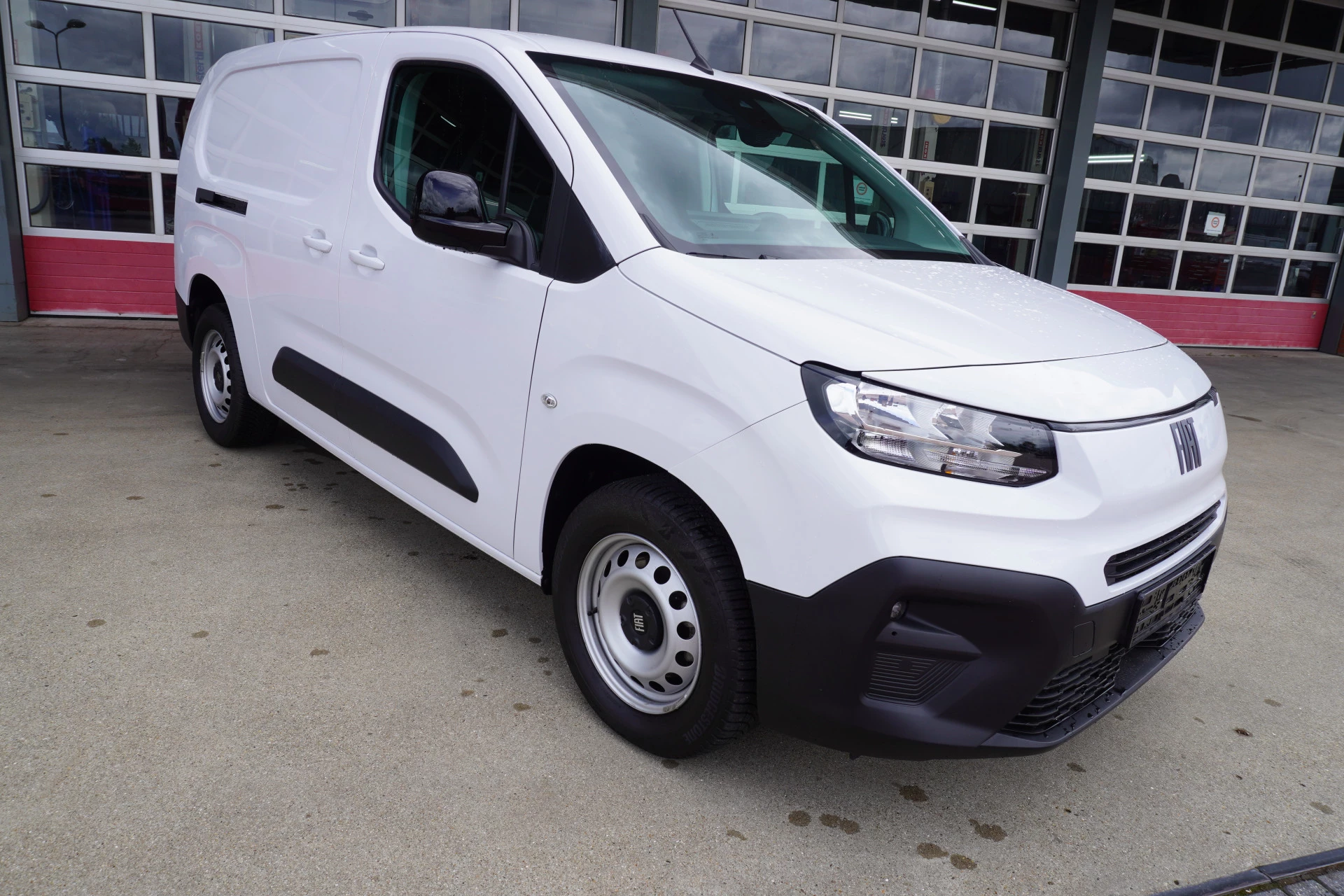 Fiat Doblò 2024 - BlueHDi 130PK S&S L2 1000kg 3 zits afbeelding 2