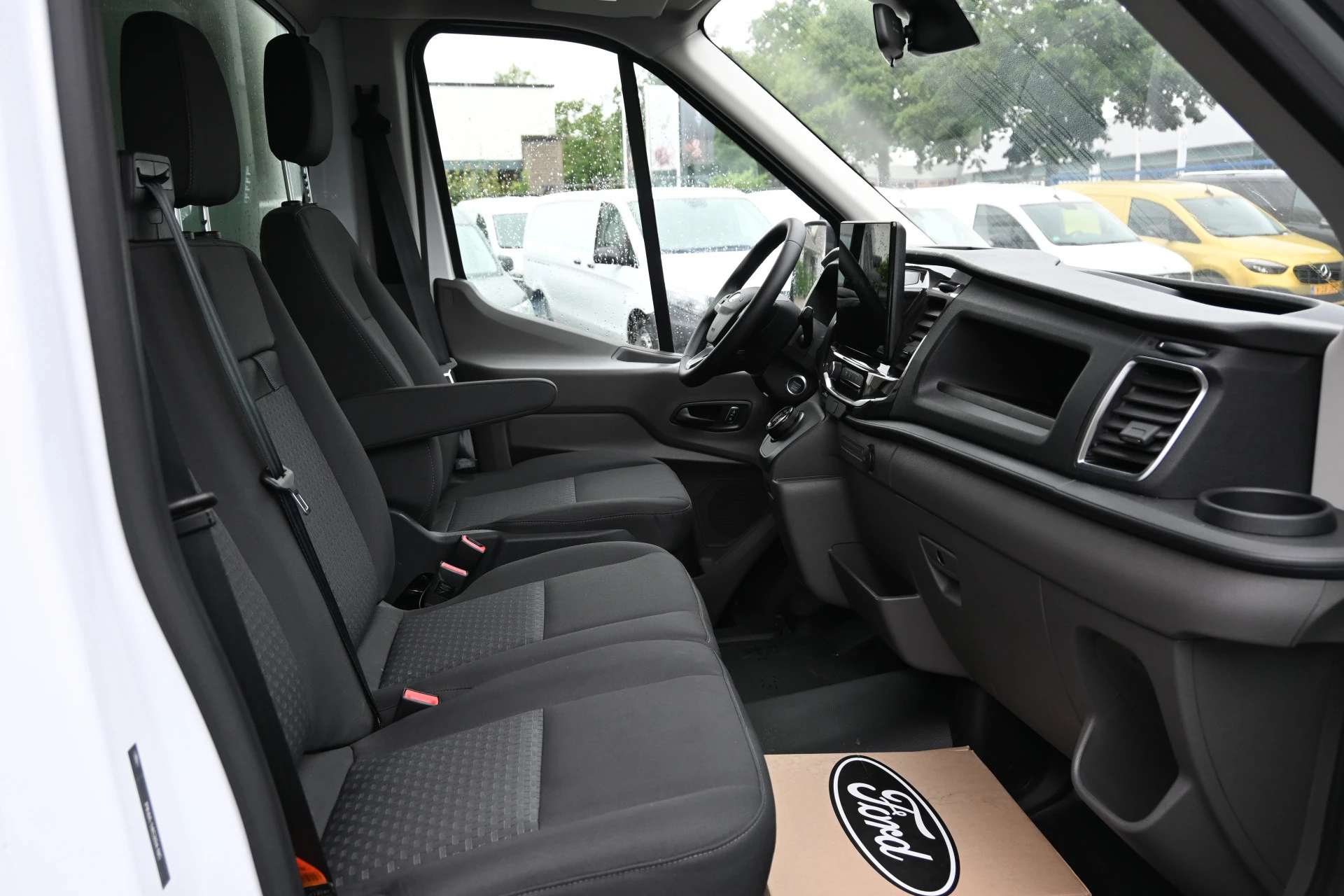 Ford E-Transit 2025 - 68kWh 390L Trend Bakwagen met Dhollandia laadklep obrázek 9