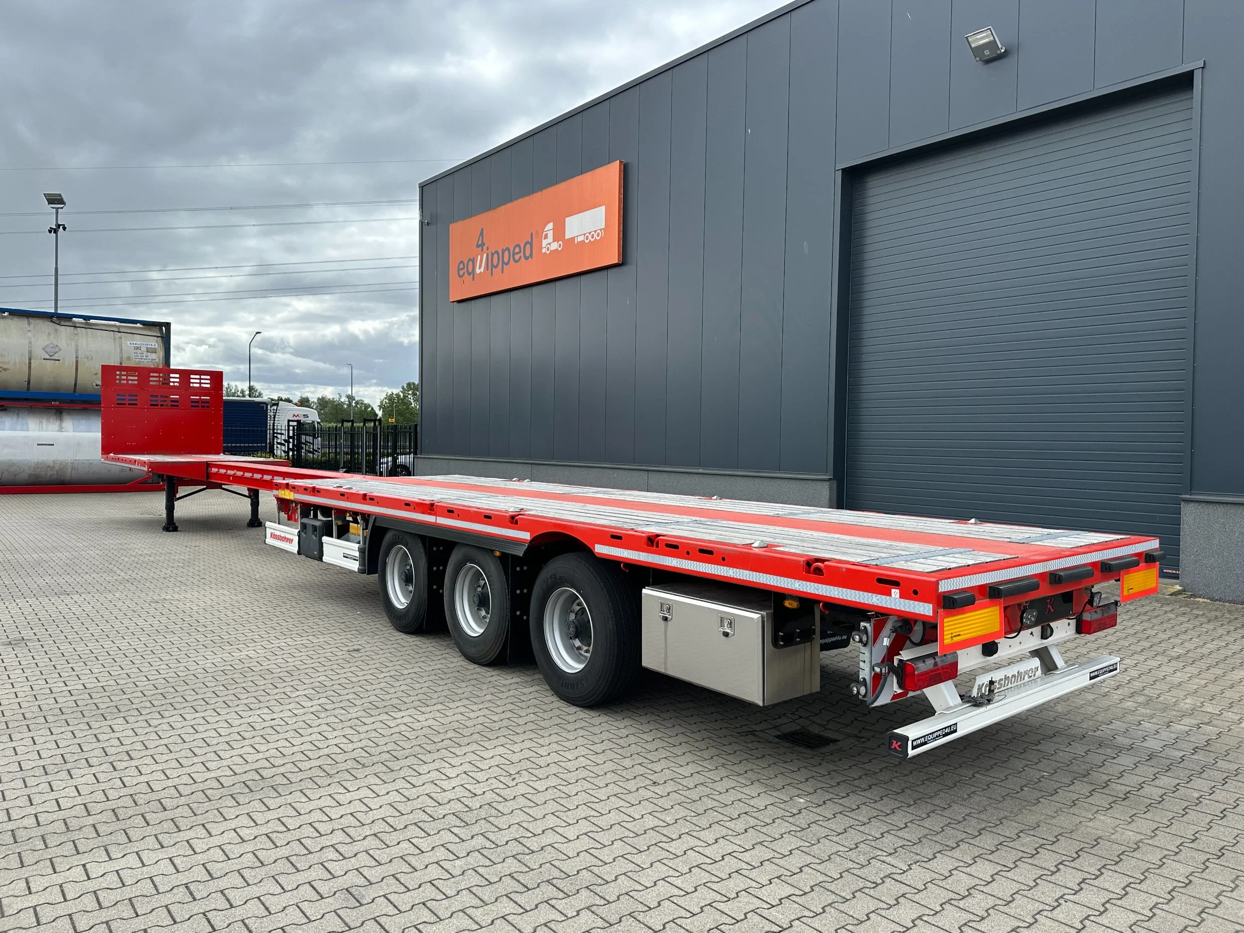 KAESSBOHRER 2026 - new and unused Heavy-Duty flatbed / 690cm extendable / steering axle / lift axle / twistlocks / timberstakes / NL-trailer / APK: 04-2027 obrázek 51