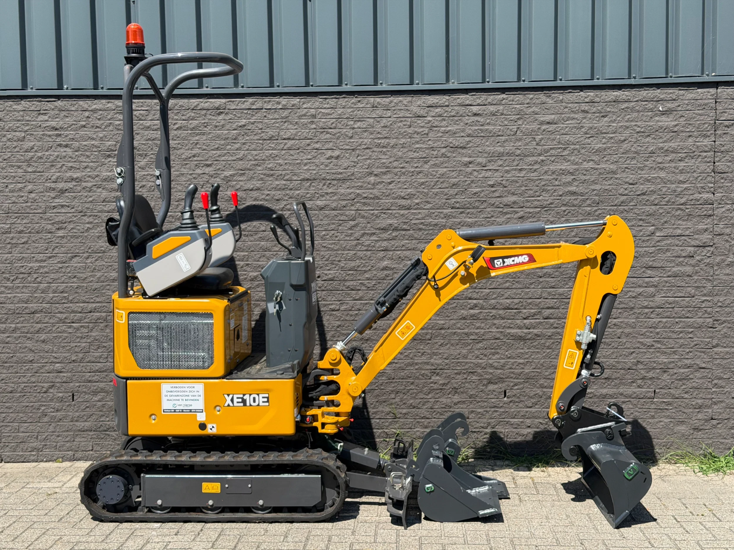 XCMG 2026 - XE10e Rupsgraafmachine Snelwissel + Joysticks & Bakkenset KUBOTA MOTOR afbeelding 3