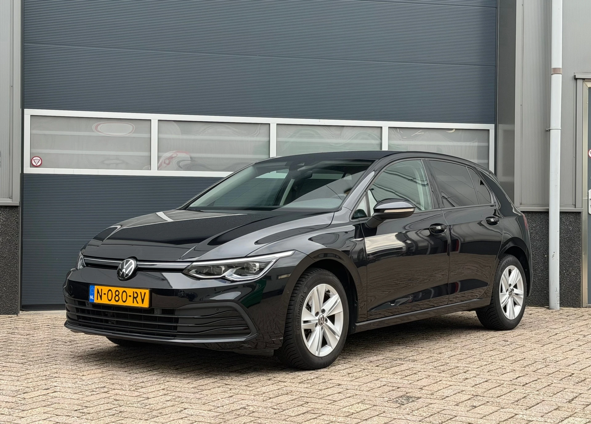 Volkswagen Golf 2021 - 1.0 eTSI Life Business bj.2021 Camera|Autom|Navi|Carplay|Nap. image 1