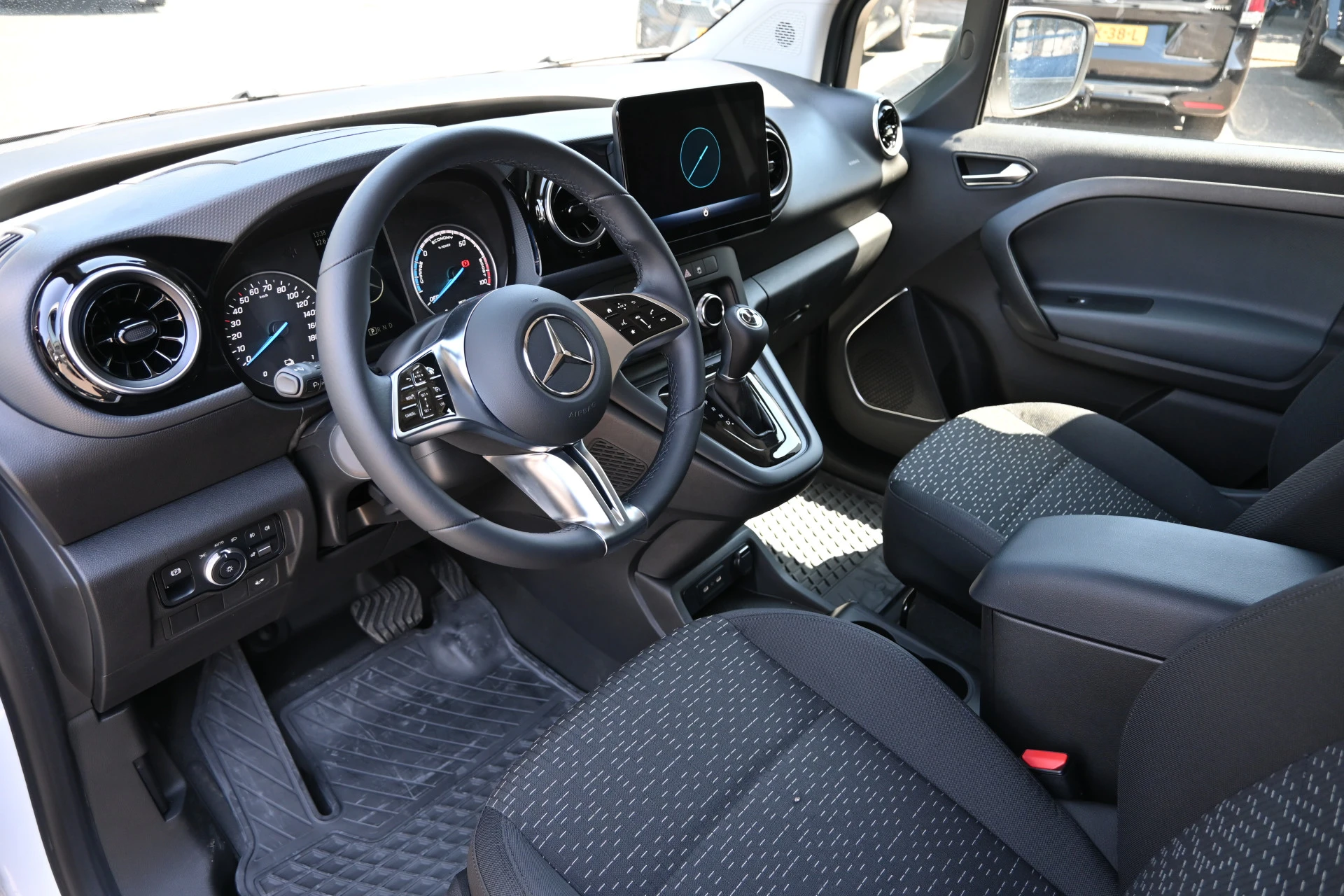 Mercedes-Benz eCitan 2026 - 112 Select L1 51 kWh obrázek 4