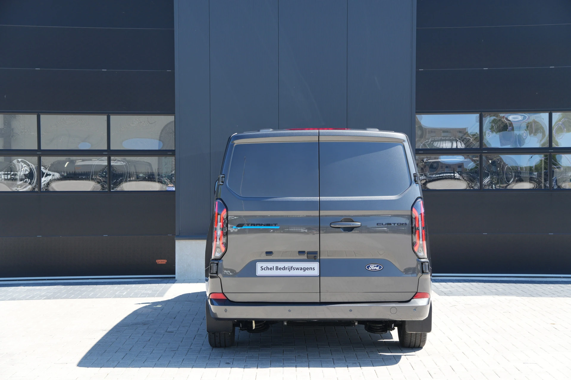 Ford E-Transit Custom 2026 - 340 L2H1 Limited 71 kWh 218pk - AGR Bestuurdersstoel - 2x Schuifdeur - LED - 360 Camera - B&O - ACC - Navi - Stoel/Stuurverwarming - Rijklaar immagine 7