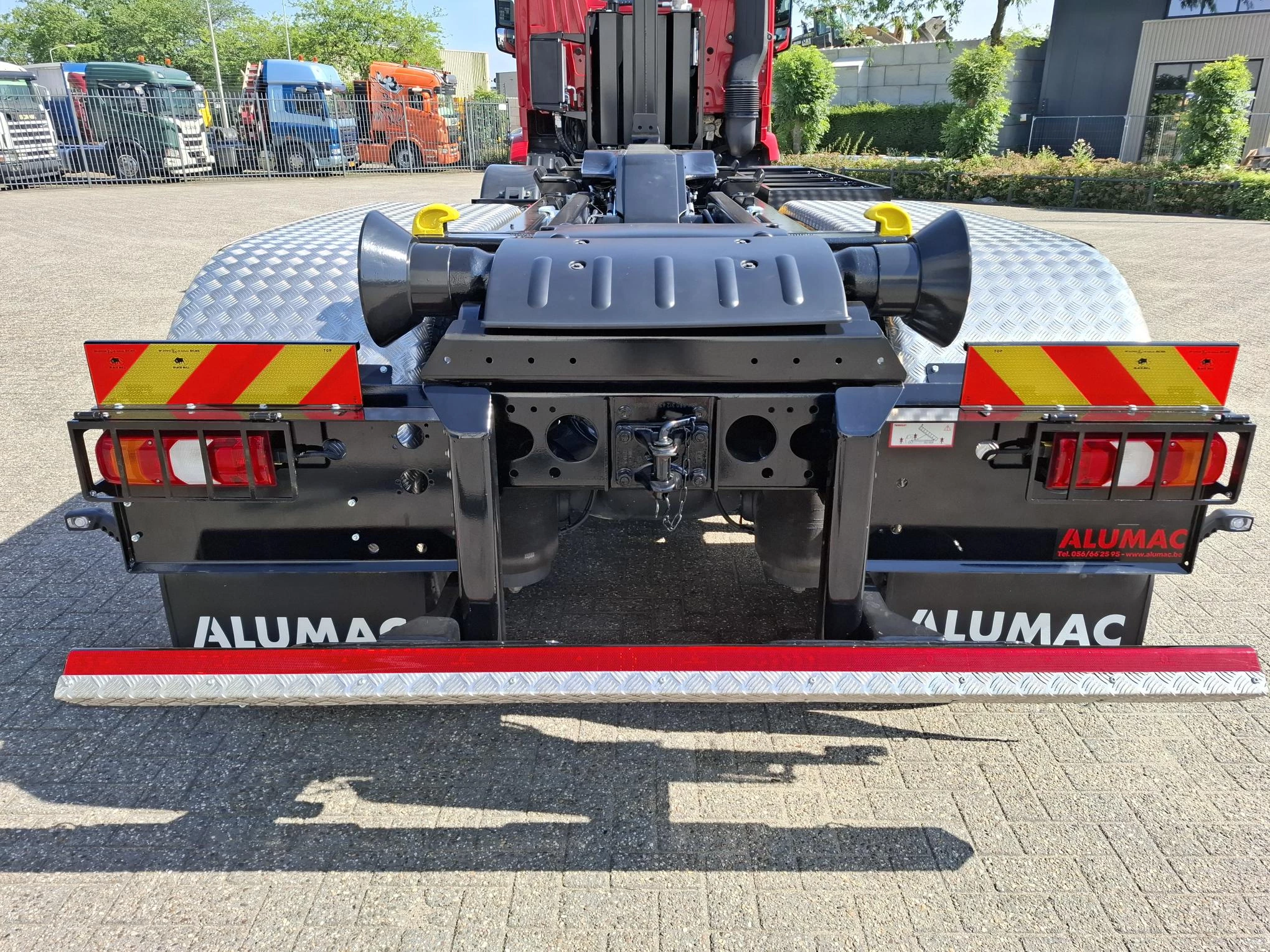 Mercedes-Benz Arocs 3242 2024 - / 8X4 / HIAB 25TON HOOKLIFT / !! 35539 KM!! / TOP CONDITION / BIG AXLE / FRIDGE / SMART TACHO / AUTOMATIC / EURO-6 / 2024 immagine 20