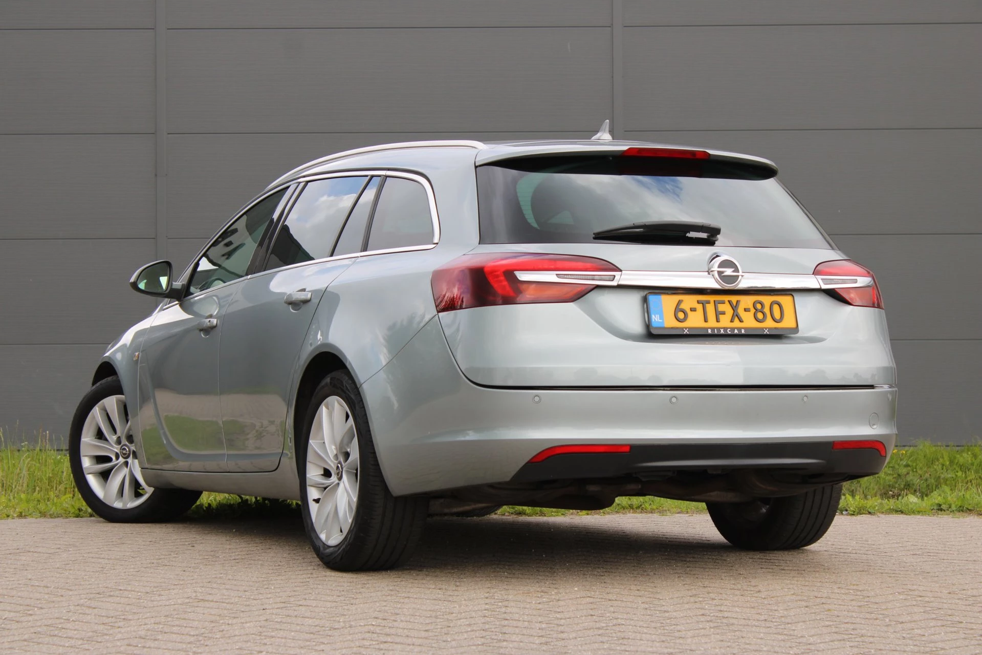 Opel Insignia 2014 - Sports Tourer 1.6 T Cosmo Trekhaak Camera 170PK afbeelding 3