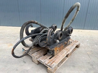 OilQuick 2015 - OQ80 330 for sale