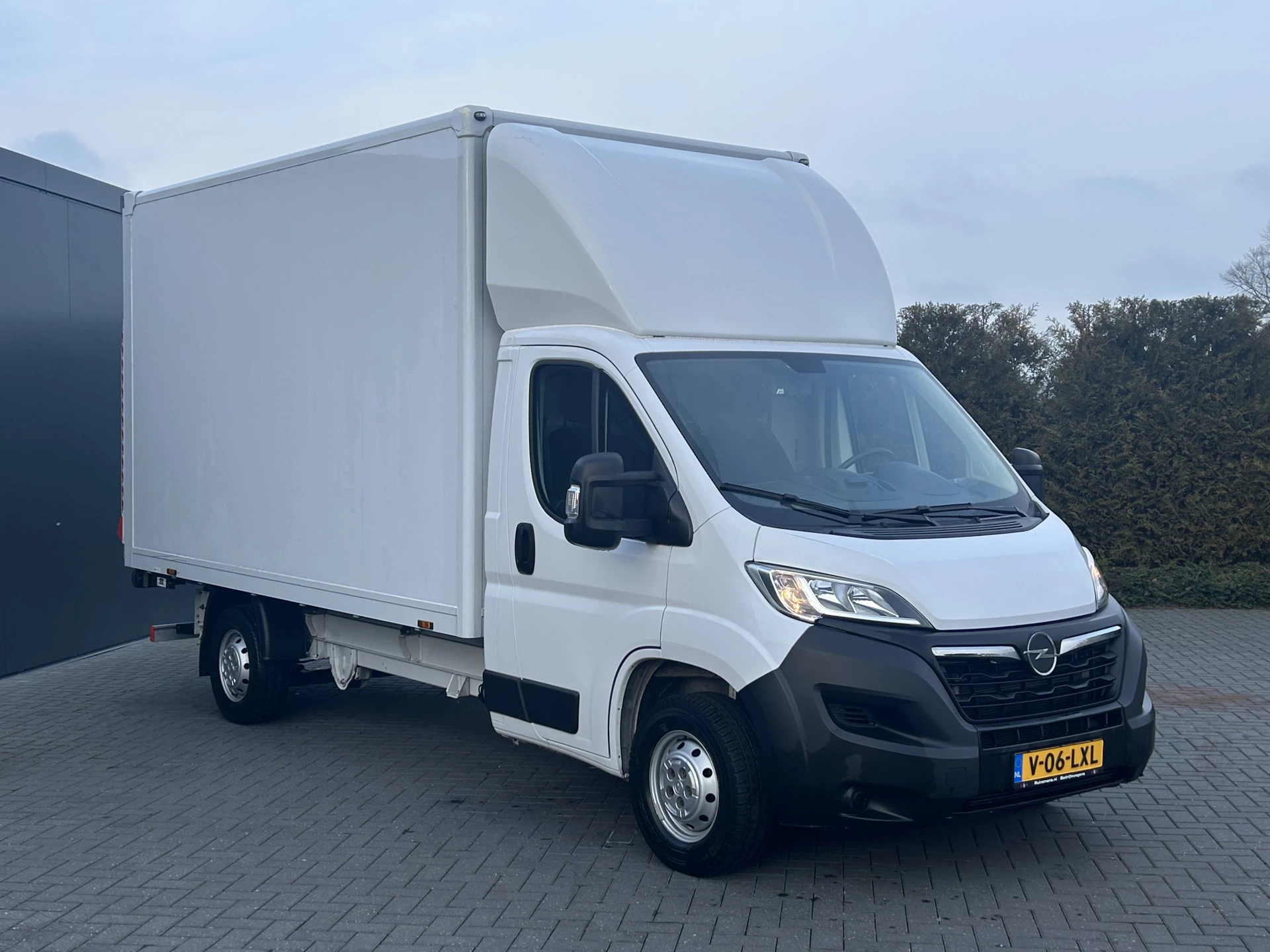 Opel Movano 2023 - 2.2 CDTi 141 PK / BAKWAGEN+KLEP / 1.050 KG LAADVERMOGEN / 1e EIG. / DHOLLANDIA LAADKLEP / AIRCO / CRUISE immagine 4