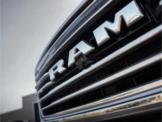 Dodge Ram 1500 2024 - Limited Longhorn 5.7L V8 4x4 Crew Cab image 11