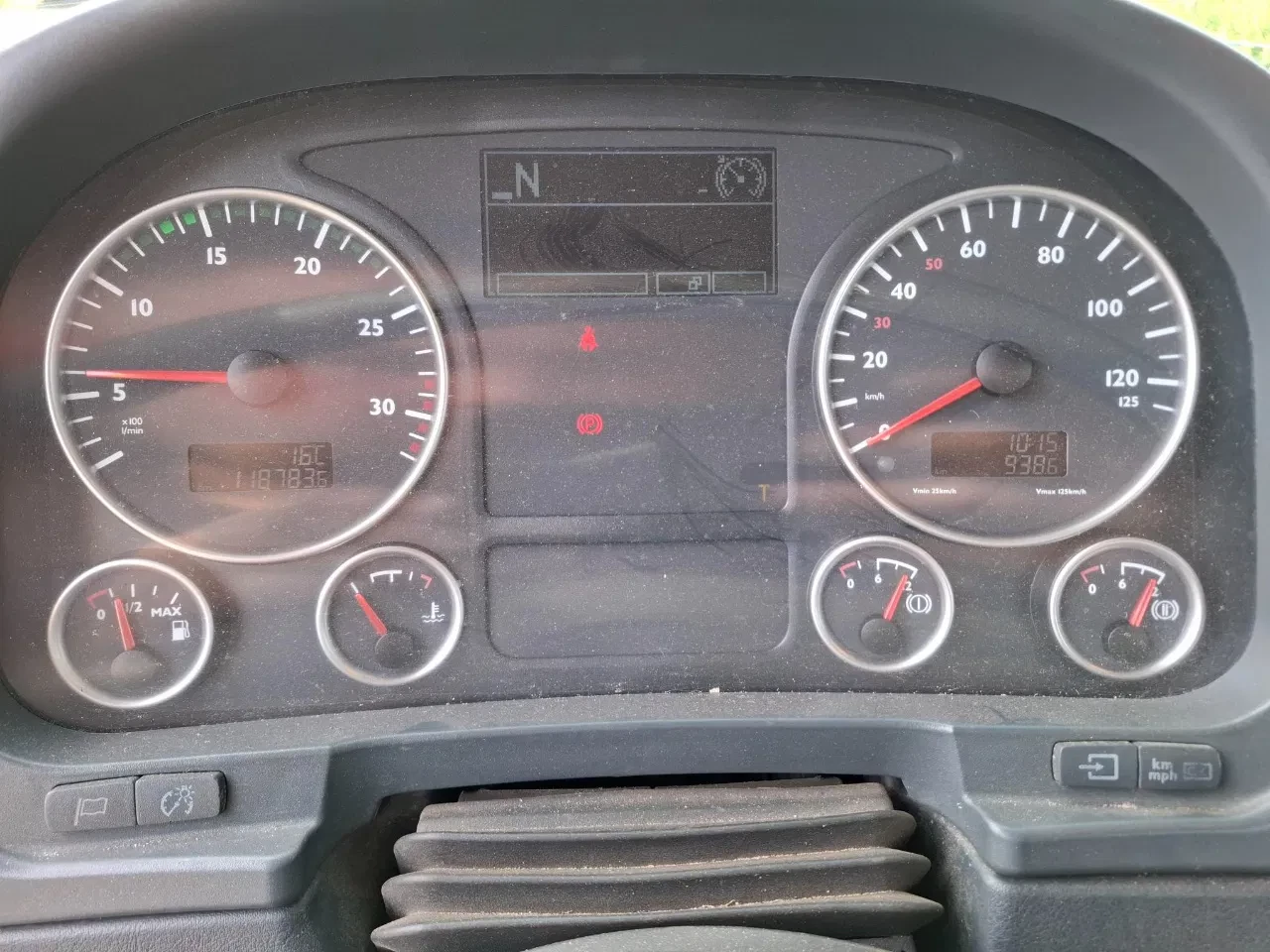 MAN TGM 2009 - TGM18.250 / 4X4 / NL TRUCK / TUV:30-04-2026 / 118783 KM / HMF 1110 K2 / ROTATOR / GOOD TYRES / FULL-STEEL / DRUM BRAKES / MANUAL / 2009 afbeelding 27