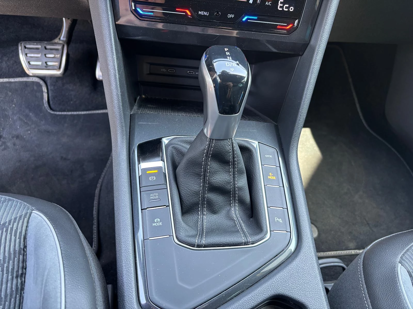 Volkswagen Tiguan 2022 - 1.4 TSI eHybrid R-Line afbeelding 16