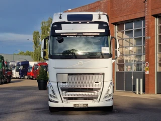 Volvo FH 2023 - 13.500 Globetrotter XL 6x2 - Retarder - 3.20 WB - Full air afbeelding 2 miniatuur