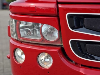Scania T 2017 - T730 V8 Longline 6x2 - Show truck - Custom in- and exterior - New paint - New interior bild 41
