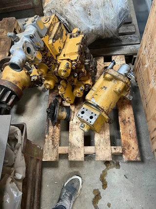 Cat N/A - 213 B LC valve obrazek 1