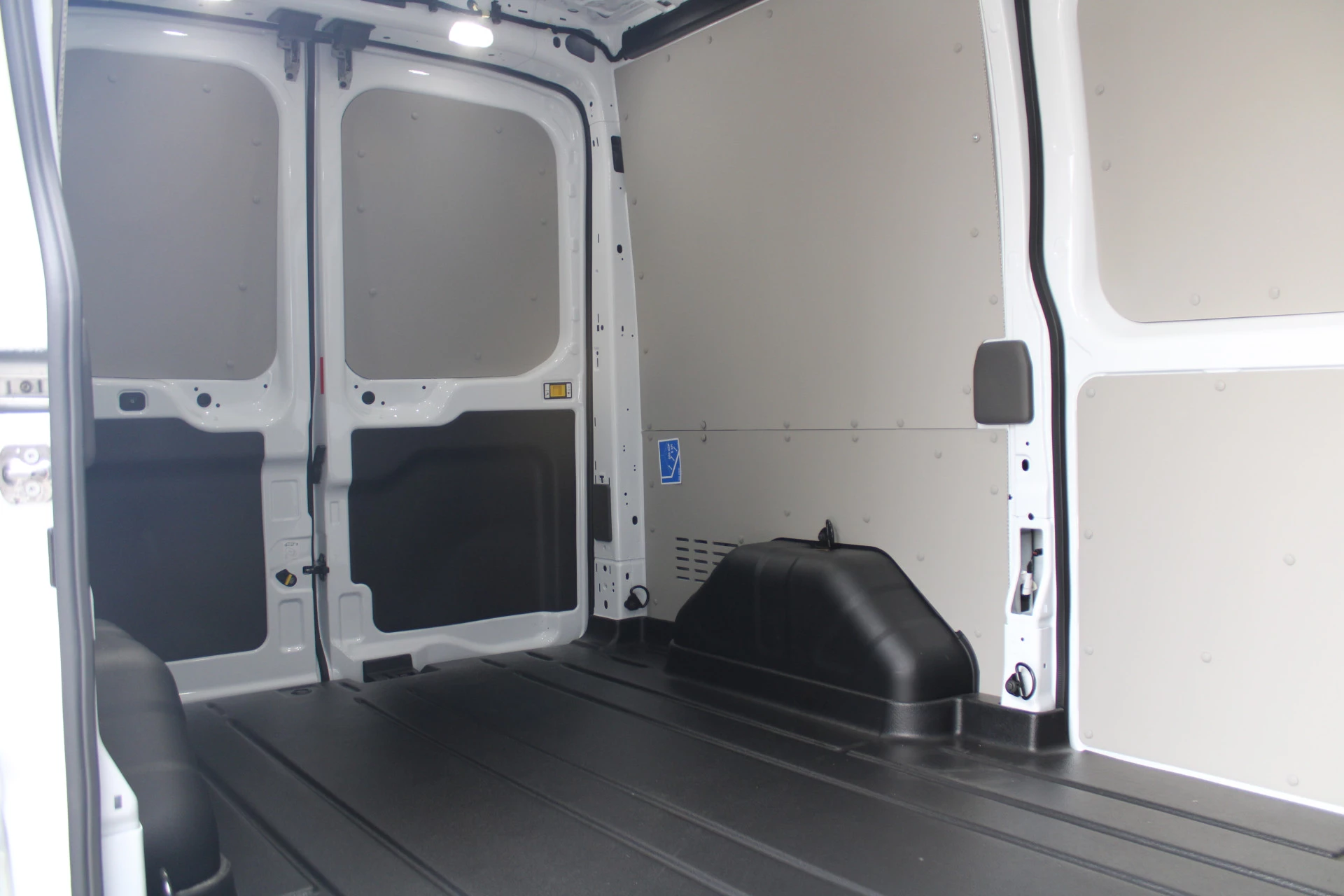 Ford Transit 2024 - 350 2.0 TDCI L2H2 Trend 130pk - Facelift - 2x Schuifdeur - Adaptive Cruise - Navigatie - Blind Spot - 360 Camera - Stoel - Stuurverwarming - Rijklaar zdjęcie 6