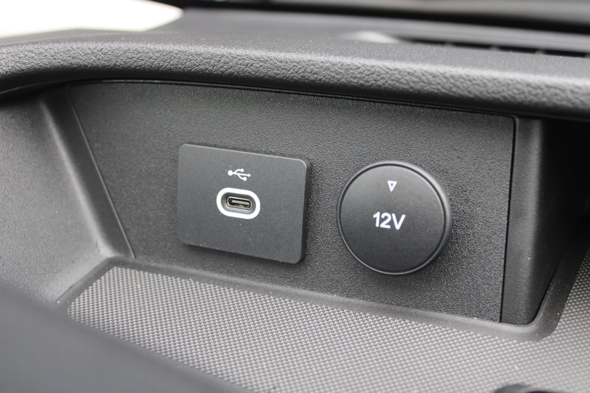Ford Transit 2024 - 350 2.0 TDCI L3H2 Limited 165pk - LUCHTVERING - ACC - Blind Spot - 360 camera - Navigatie - Stoel-Stuurverwarming - Trekhaak - Rijklaar Bild 25