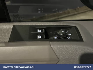 Volkswagen Crafter 2018 - 2.0 TDI 140pk L4H3 L3H2 Euro6 Airco | 3000kg trekhaak | Cruisecontrol | Parkeersensoren obrazek 16