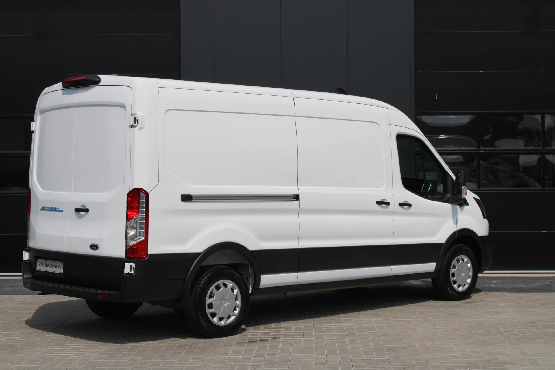 Ford E-Transit 2025 - 350 L3H2 Trend 68 kWh Vol Elektrisch - 360 Camera - Pro Power Onboard - Dodehoek Assistent - Rijklaar Bild 3