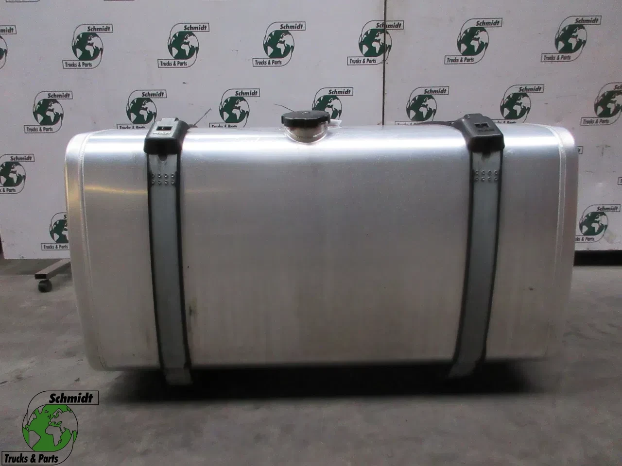 MAN - 81.12201-6924 MAN 580 LITER TANK 18.470 EURO 6 MODEL 2022 image 1