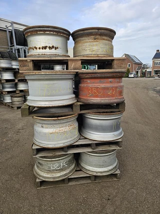 UNKNOWN 11.75 / 22.5 TRAILER RIM  STEEL  FOR DRUM BRAKES 2005 - N/A image 1