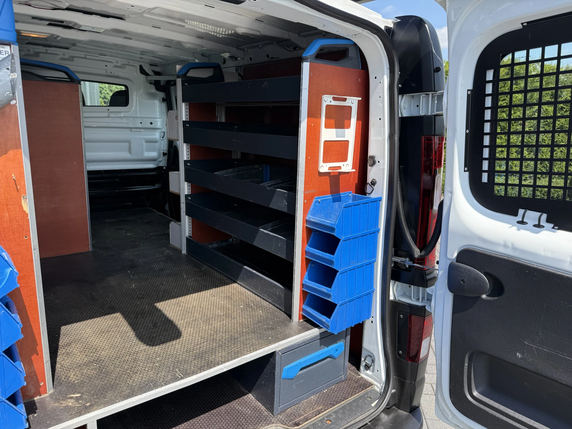 Renault Trafic 2020 - 2.0 dCi 145 PK / AUTOMAAT / L1H1 / 2x SCHUIFDEUR / INRICHTING / TREKHAAK / IMPERIAAL / 3-ZITS afbeelding 11