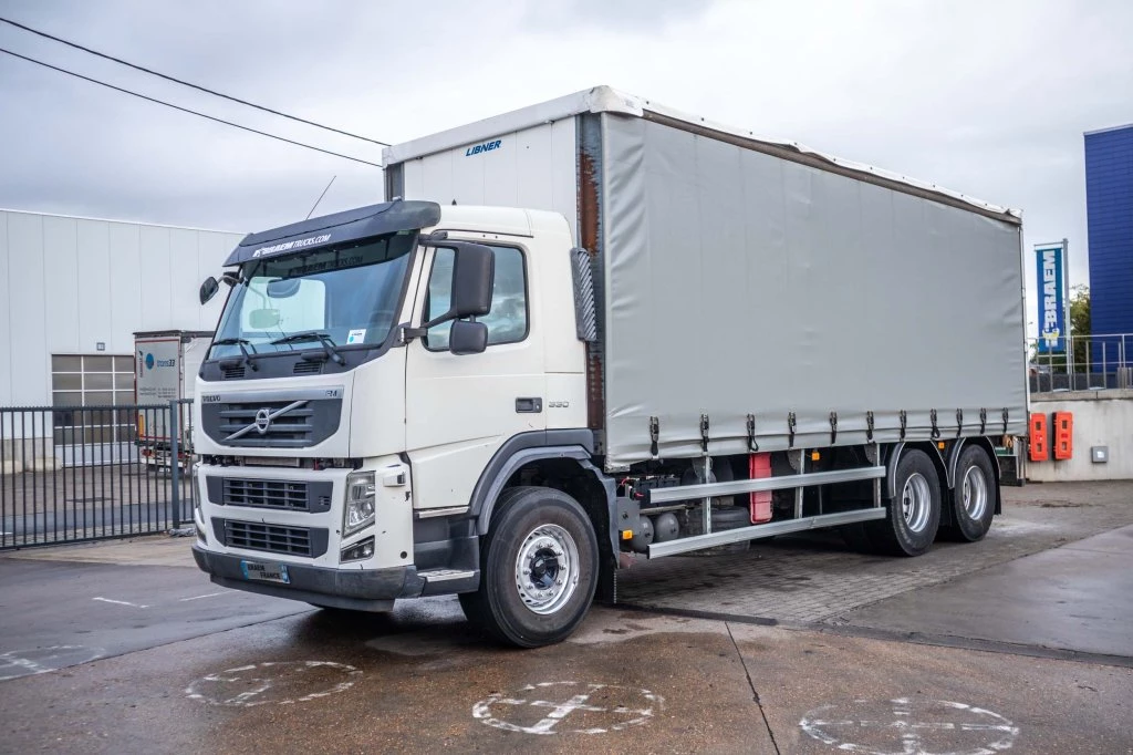 Volvo 2010 - FM 330-6x2-E5+10 pneus/tires+intarder Bild 1