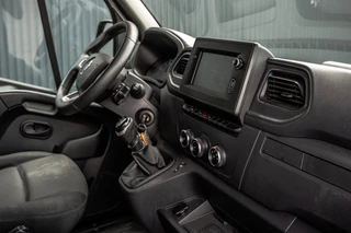 Renault Master 2020 - 2.3 dCi 135 L3H2 | 136 PK | 1ste Eigenaar | 3-Zits | Camera | Cruise | PDC | Airco obrazek 2