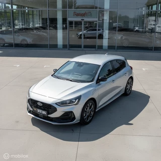 Ford Focus 2022 - 1.0 EcoBoost Hybrid Titanium Style ST-Line Aut obrazek 9
