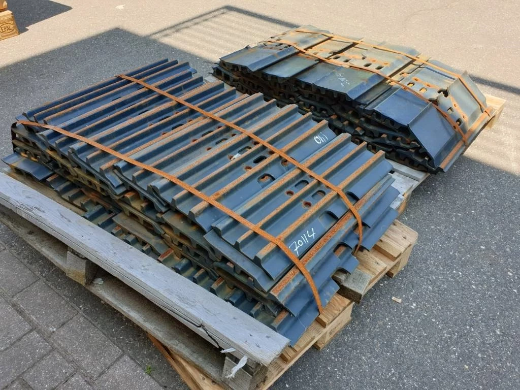 Hyundai 2017 - Track pads - Robex 140 - 600mm. afbeelding 1