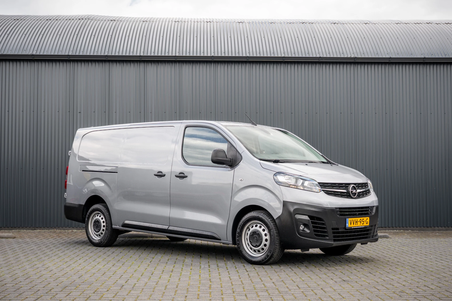 Opel Vivaro 2023 - 2.0 | 145 PK | L3H1 | Camera | Carplay | Cruise | Airco | Parkeersensoren | 3-Zits Bild 4