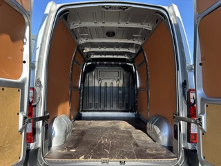 Renault Master 2021 - T35 2.3 dCi 135 PK / L2H2 / 1e EIG. / TREKHAAK / 2x SCHUIFDEUR / CAMERA / AIRCO / CRUISE / BLIND SPOT obrazek 9