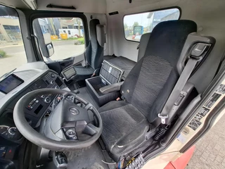 Mercedes-Benz Antos 3245 2017 - / 8X2 / AJK 20 TON HOOK / ONLY:460374 KM / LIFT+LENKACHSE / FULL-AIR / FRIDGE / NAVI / AUTOMATIC / EURO-6 / 2017 image 35