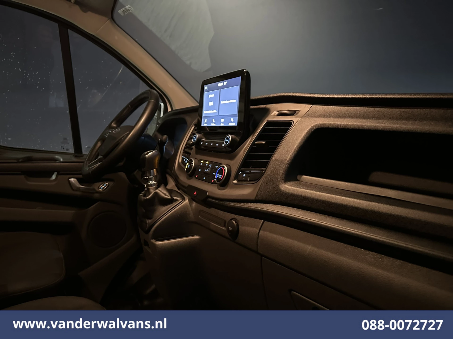 Ford Transit Custom 2023 - 2.0 TDCI 131pk L2H1 Euro6 Airco | Apple Carplay | Stoelverwarming | LED | Cruisecontrol zdjęcie 14