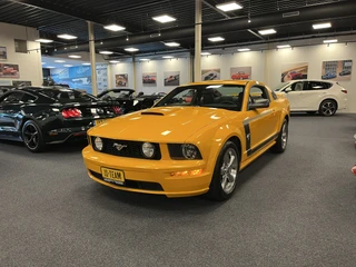 Ford Mustang 2009 - Coupe 4.6i V8 GT Premium 45th Anniversary Edition obrazek 79